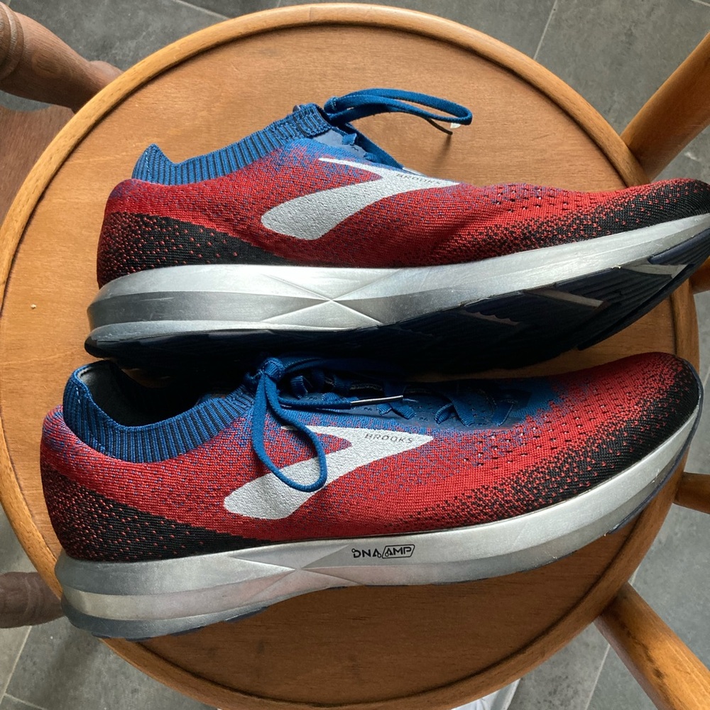 Brooks Levitate 2